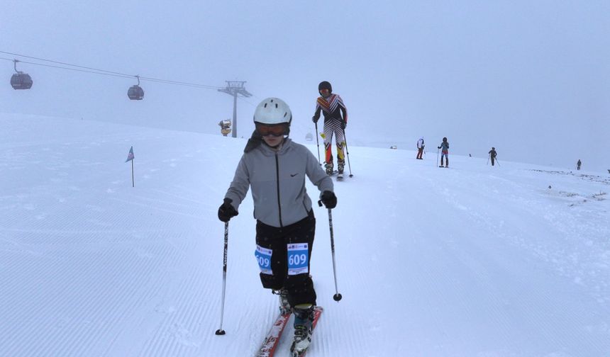 Dağ Kayağı Türkiye Şampiyonası, Erciyes'te düzenlendi