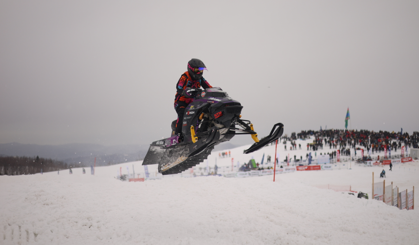 Yaylada Dünya Kar Motosikleti Şampiyonası heyecanı