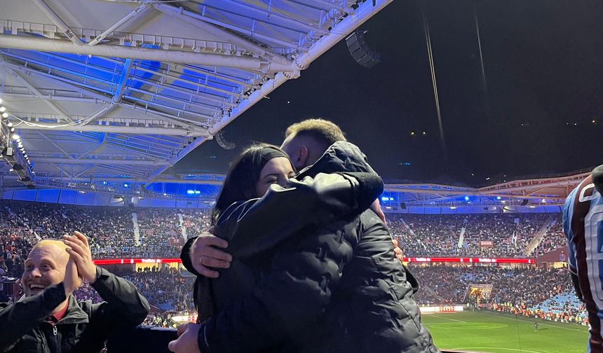 14 Şubat’ta tribünde evlilik teklifi