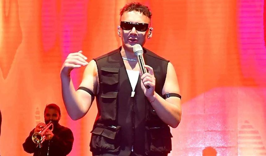 Şarkıcı Edis gözaltına alındı