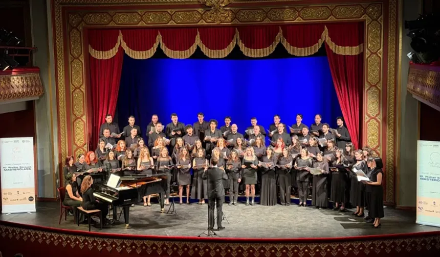 Devlet Çoksesli Korosu'nun koro şeflerine yönelik eğitimi tamamlandı