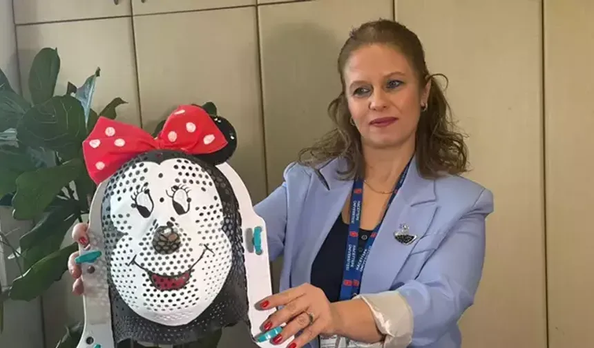 Radyoterapi gören çocuklara 'çizgi film kahramanlı' maske