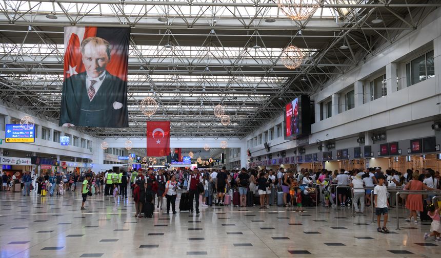 Bakan Uraloğlu: Ocak ayında havalimanları 17,7 milyon yolcuya hizmet verdi