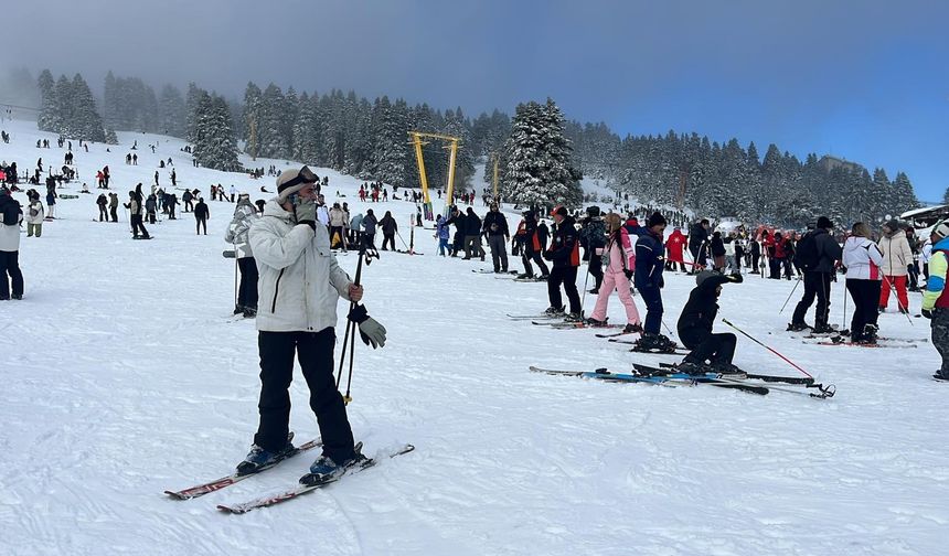'Beyaz Cennet' Uludağ'da Sevgililer Günü yoğunluğu