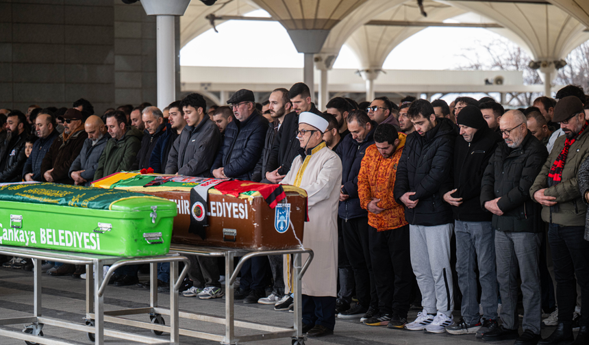 Gençlerbirliği 13 Yaş Altı Kız Takımı'nın futbolcusu Miray Çelik, son yolculuğuna uğurlandı