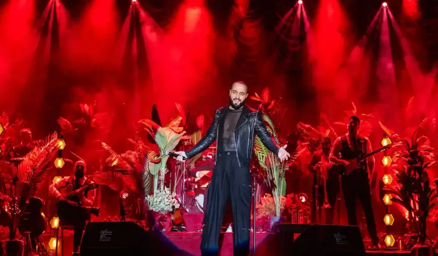 Berkay’ın transparan sahne stili sosyal medyayı salladı