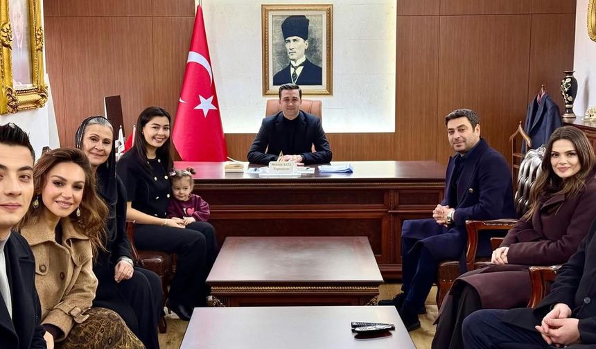 'Uzak Şehir dizisinin oyuncularından Midyat Kaymakamına ziyaret
