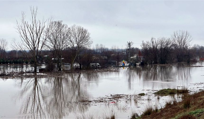 Turuncu alarm verilen Meriç Nehri’nde debi düşüşe geçt