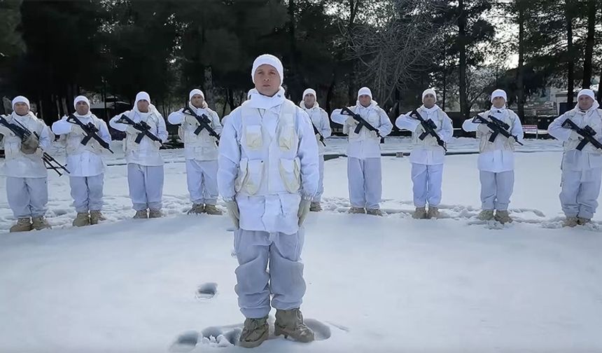 Jandarma için 400 bere ören "Sabahat teyzeye" komandolardan teşekkür