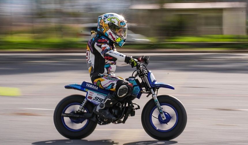 Minik Pars'ın "otoparklardan şampiyonluğa" motosiklet yolculuğu