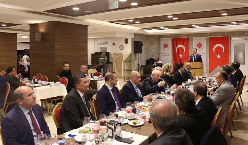 Ankara'da hakim, savcı ve adliye personeli iftar programında buluştu
