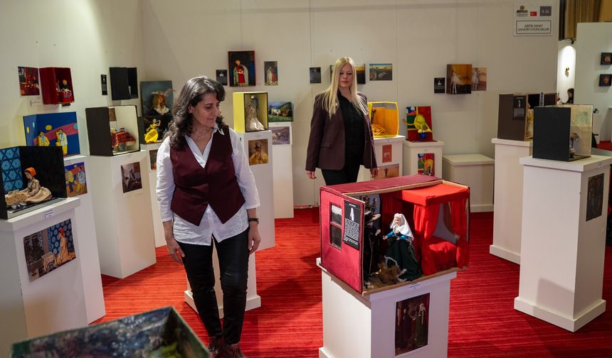 Ünlü sanat eserleri atık malzemelerle oyuncaklara dönüştü