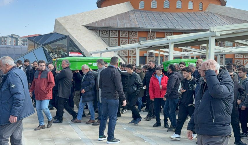 Aile içi kavgada öldürülen baba-oğul defnedildi