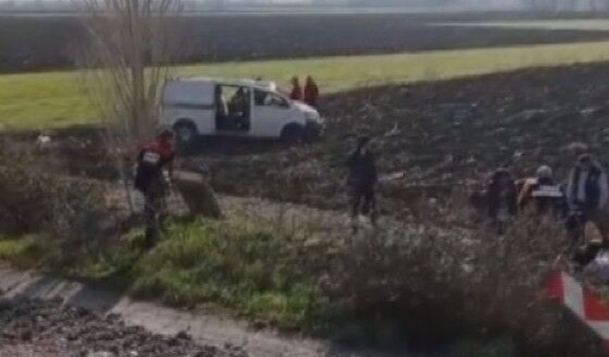 Amasya'da minibüs tarlaya uçtu; 8 yaralı