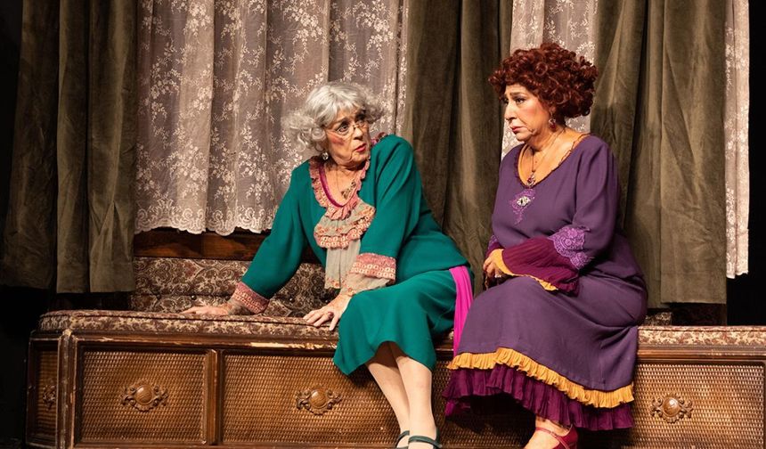 “Ahududu” 10. sezonuyla Ankara’da sahnede