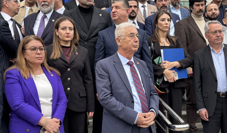 'Rüşvet' ve 'Yolsuzluk' davası sonrası basın açıklaması