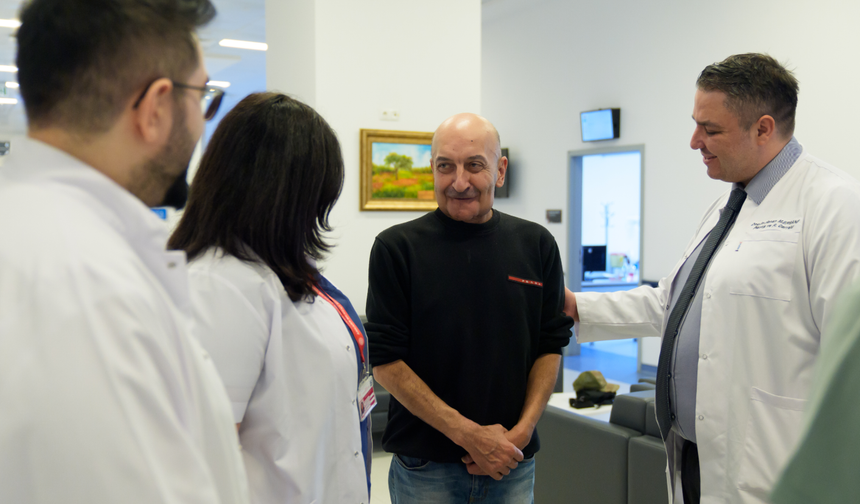 Vücudundan alınan dokuyla dil ve ağız tabanı yapılan hasta yeniden konuşmaya başladı