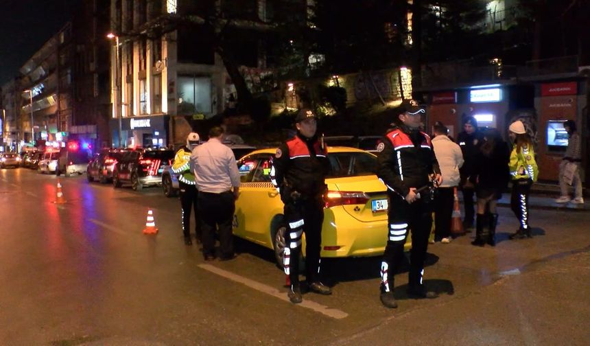 Kadıköy'de helikopter destekli 'Huzur İstanbul' denetimi