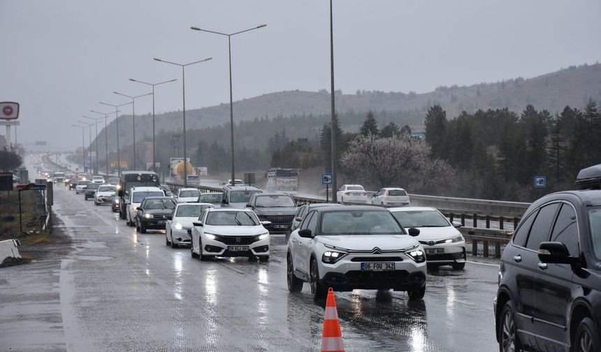 'Kilit kavşak' Kırıkkale'de, bayram yoğunluğu
