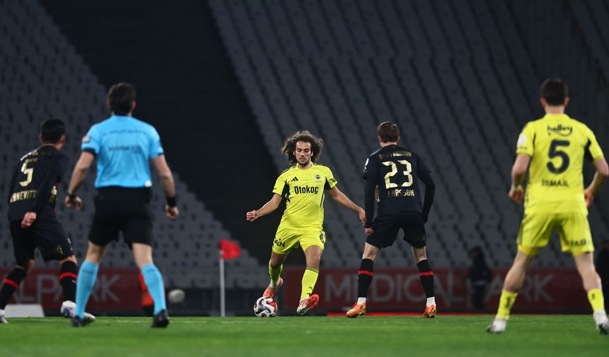 Namağlup serisi sona eren Fenerbahçe, şampiyonluk yarışında yara aldı