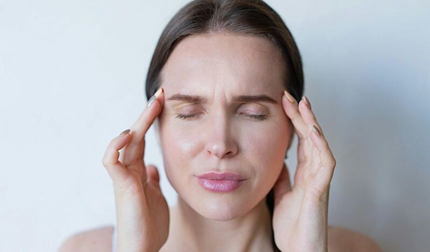 Geçmeyen baş ağrısının nedeni diş sıkma olabilir