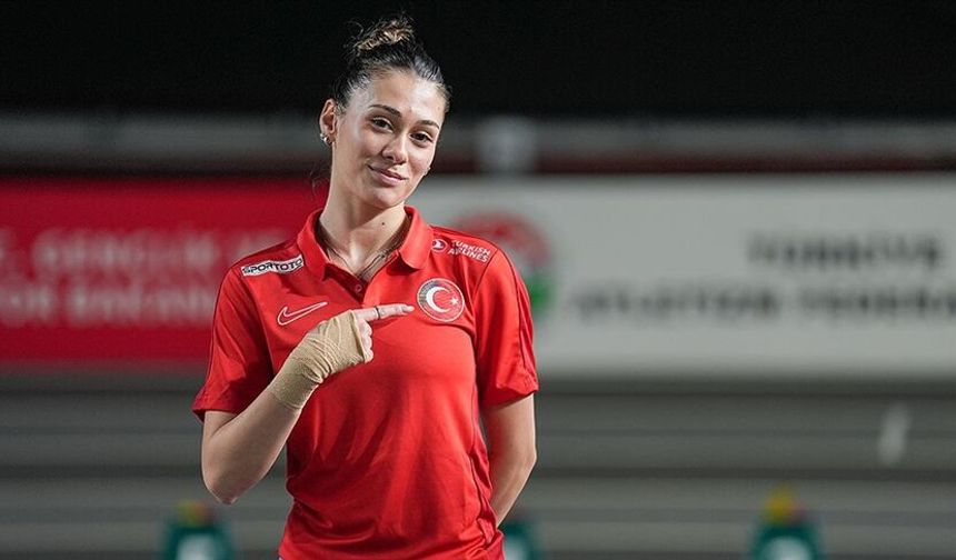 Özel milli atlet Aysel Önder, Avrupa rekoruyla dünya şampiyonu oldu