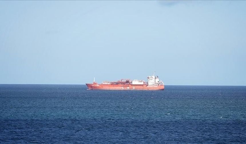 Hürmüz Boğazı'ndan son 3 günde 15 gemi geçti