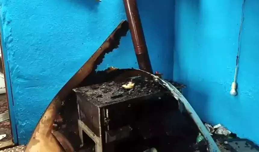 Yalnız yaşadığı evinde yangın çıkan kadını komşuları kurtardı