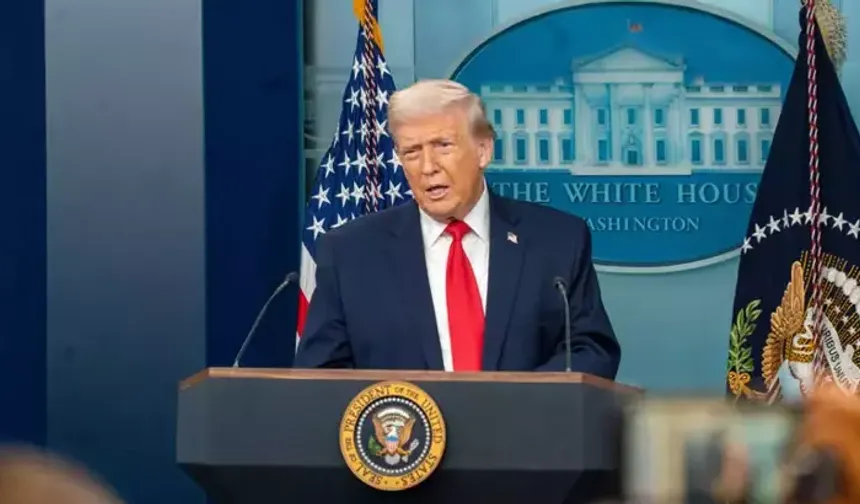 Trump: 34 gemi Hürmüz Boğazı'ndan geçti