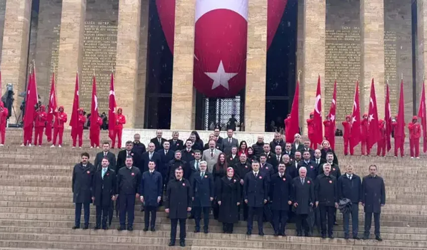 Bakan Tekin, öğrencilerle Anıtkabir'i ziyaret etti