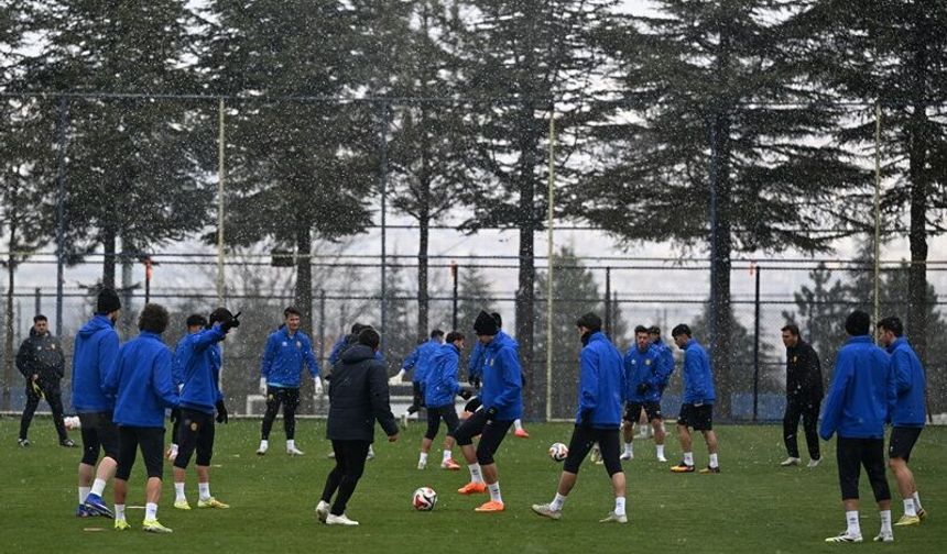 MKE Ankaragücü taraftarın da desteğiyle play-off'u garantilemek istiyor