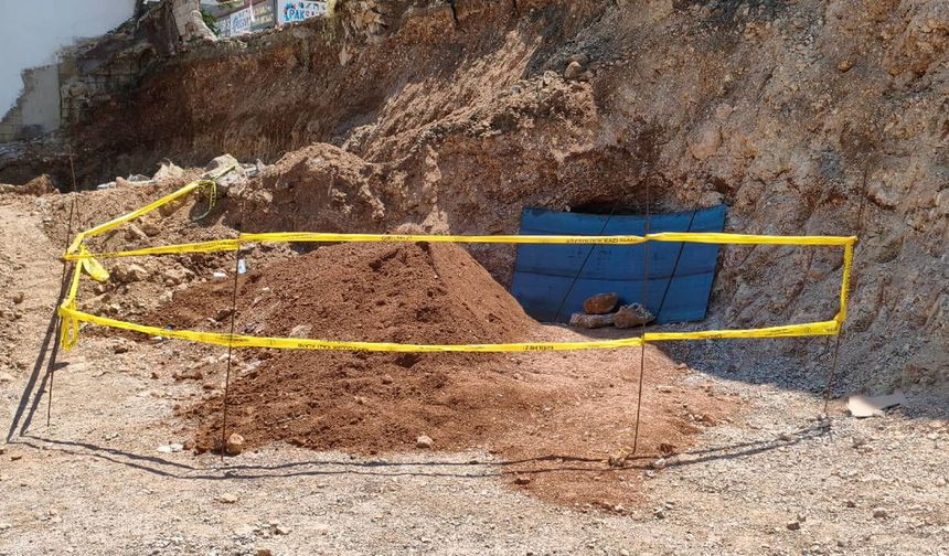 Hatay'da belediyenin kazısında insan kemikleri bulundu