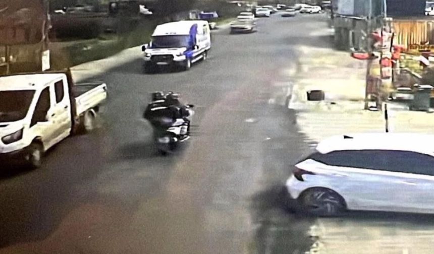 Çatalca'da kendilerini polis olarak tanıtıp 1 milyon 500 bin lira dolandırdılar