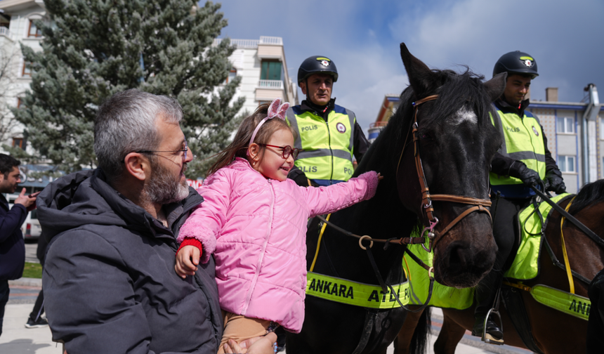 Başkentte, Polis Haftası'nda "Kahramanlarla Tanış Günü" etkinliği düzenlendi