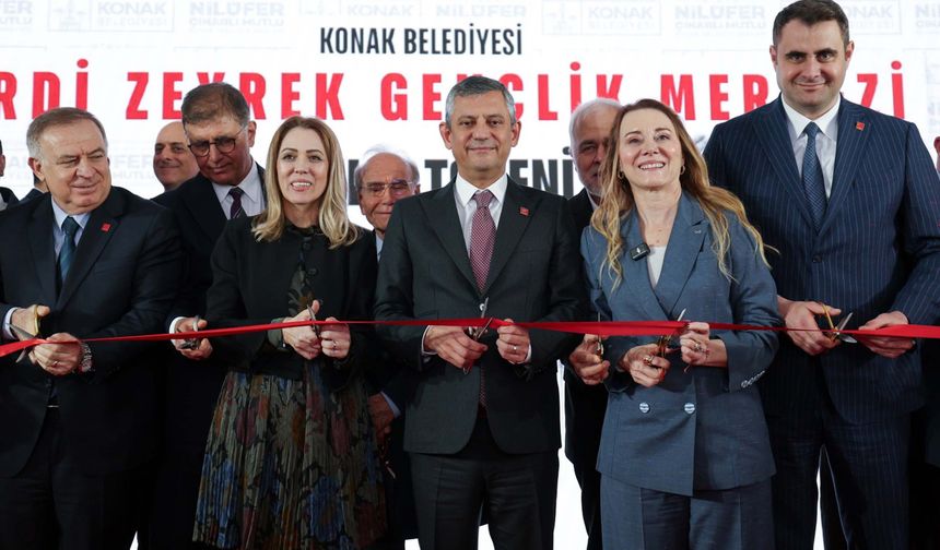 Özel, Ferdi Zeyrek Kültür Merkezi'nin açılışına katıldı