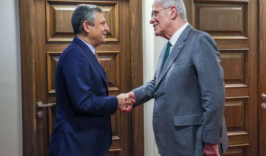 Özgür Özel: Demokrasi için ara seçim, millet için ara zam şarttır