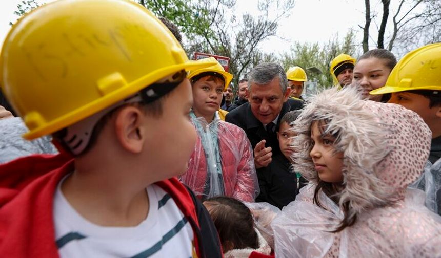 Özgür Özel, maden işçilerini ziyaret etti