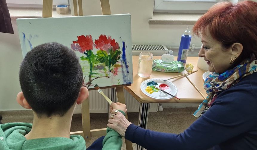 Otizm farkındalığını sanatçı duyarlılığı: Çocuklarla resim yaptılar