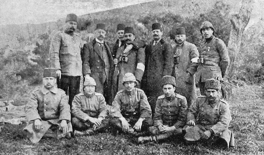 Çanakkale'de harp muhabirleri cephe gerisinde tarihe not düştü