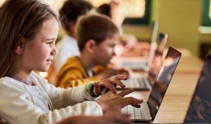 Uzmanlardan sosyal medyadaki zararlı içerikleri filtreleyen "etik algoritma" çağrısı