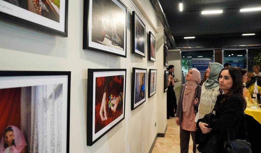 "Kalbin Emeği" fotoğraf sergisi Ankara'da sanatseverlerle buluştu