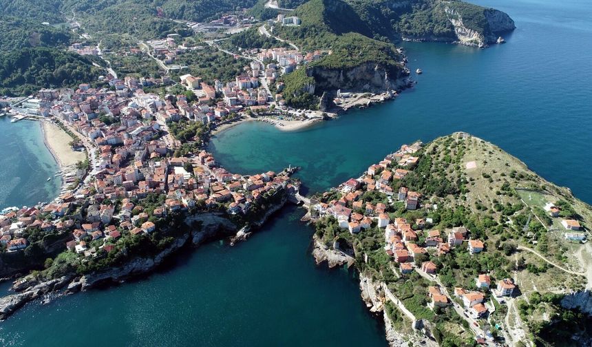 Amasra'da bayram yoğunluğu; 5 günde 25 bin 308 araç girişi oldu