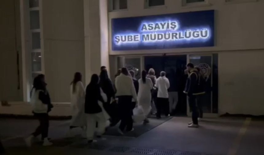 Ankara’da usulsüz çalıştırıldığı belirlenen 47 yabancı uyruklu kadına sınır dışı; 29 gözaltı