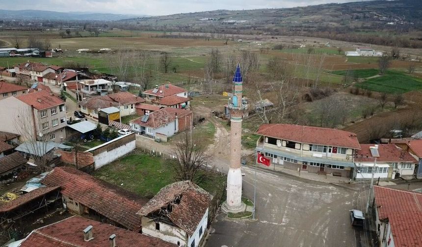 Camisiz minare, mahallenin sembolü oldu