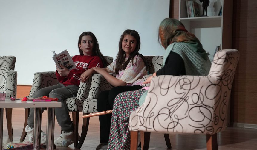 Keçiören’de müzikli çocuk tiyatroları büyük ilgi gördü