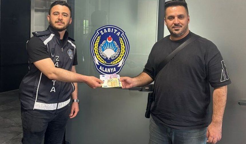 Düşürdüğü 700 avroya duyarlı vatandaş sayesinde kavuştu