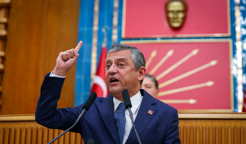 Özgür Özel: 'Bırak saraylara mermer olmayı, toprak ol bağrında güller yetişsin'