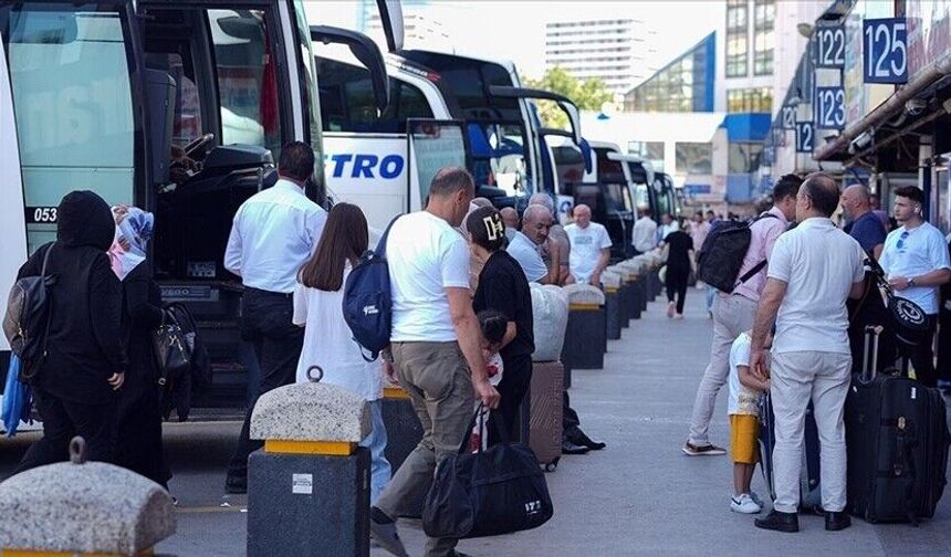 İstanbul'da bayram öncesi otobüs biletleri bitti, ek seferlerin satışına başlandı