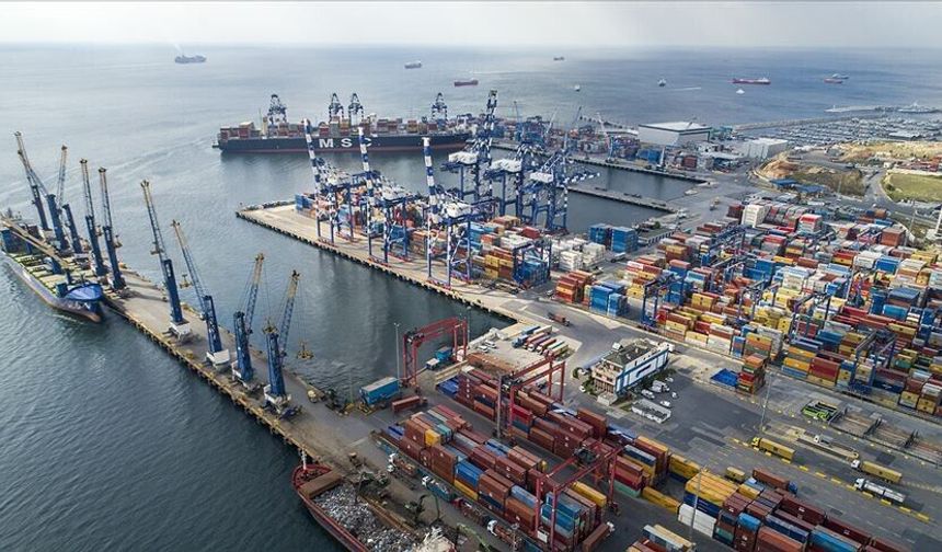 Ticaret Bakanı Bolat: Nisanda ihracat 25,4 milyar dolara yükseldi