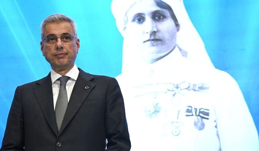 Sağlık Bakanı Memişoğlu: Hemşire ve ebe sayımızı 330 binin üzerine çıkardık